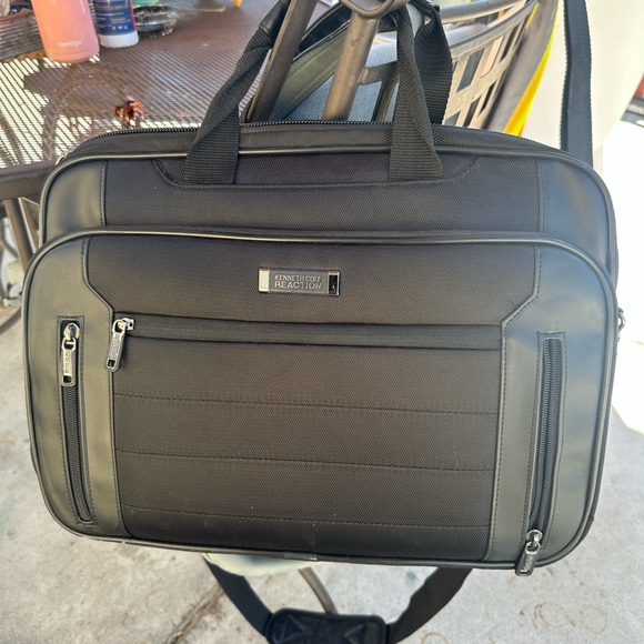 Kenneth Cole Reaction Black Laptop Bag - Picture 1 of 10